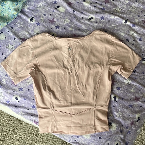 Lululemon Nulu Cropped Slim Yoga Short Sleeve Shirt - Picture 4 of 5